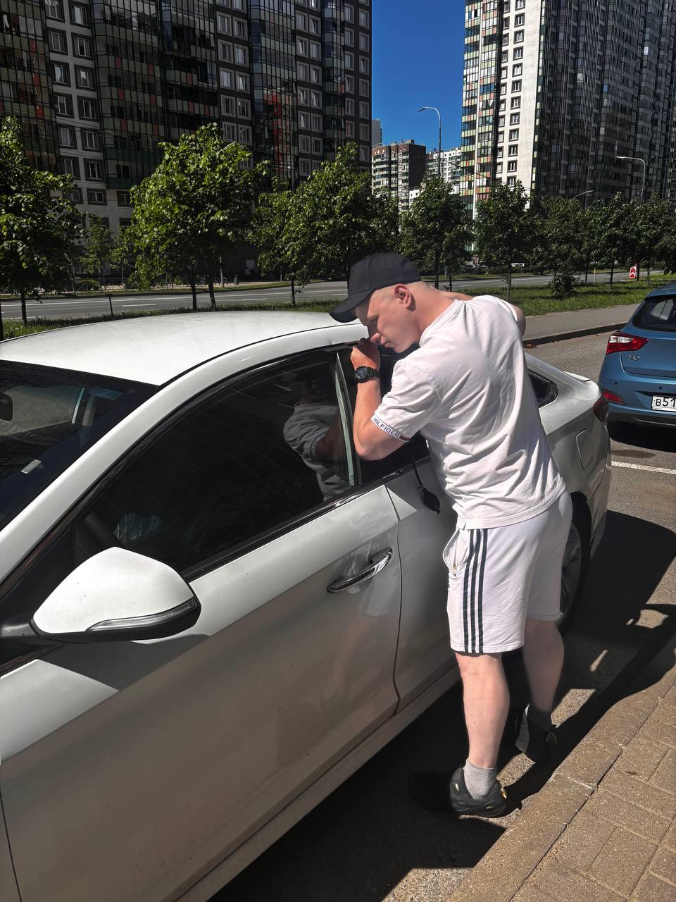 Вскрытие автомобиля без повреждений в Кудрово 